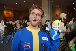 PAX Vault Boy puppet with Cosplayer