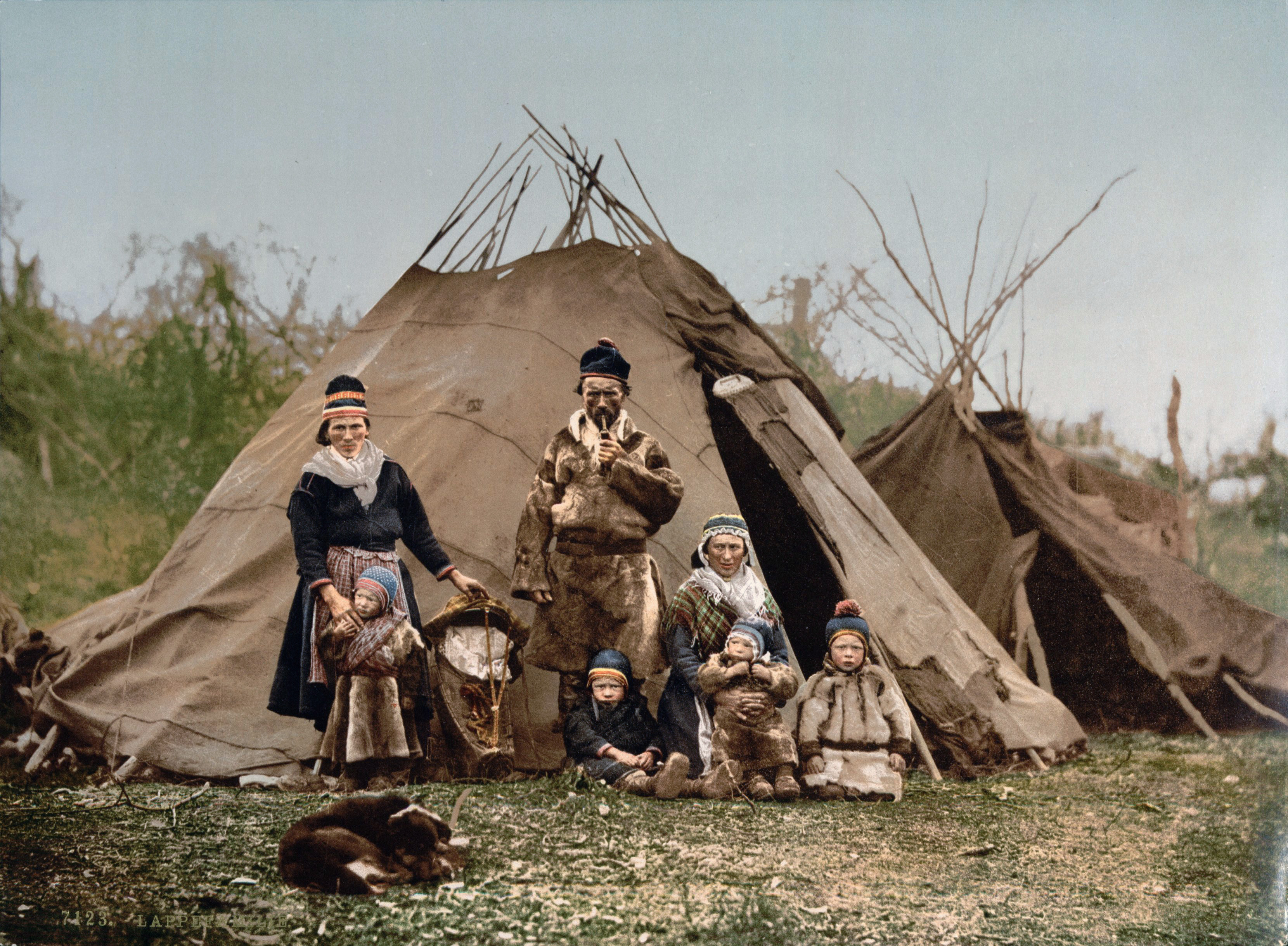 Saami_Family_1900.jpg