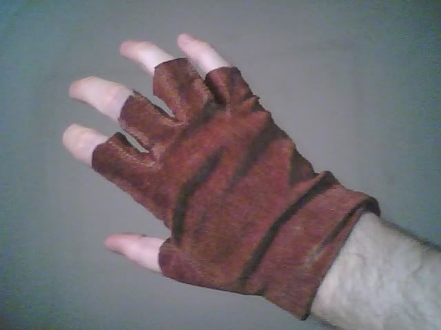 falloutglove.jpg